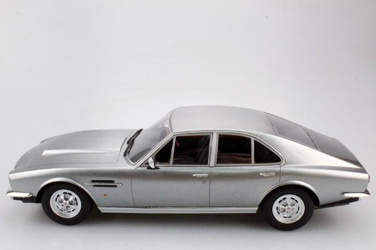 Aston Martinアストンマーチン Lagonda 1974 saloon シルバー /LS COLLECTIBLES 1/18  レジンミニカー