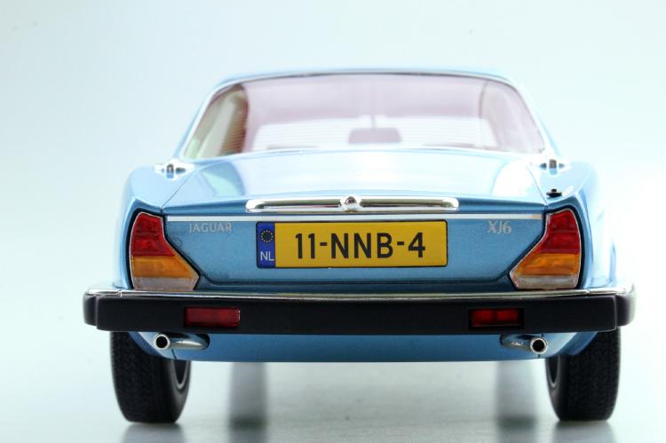 ギャラリービューアに画像をロードする, 【予約】12月以降発売予定Jaguar XJ6 1982 ブルー /LS COLLECTIBLES 1/18  レジンミニカー
