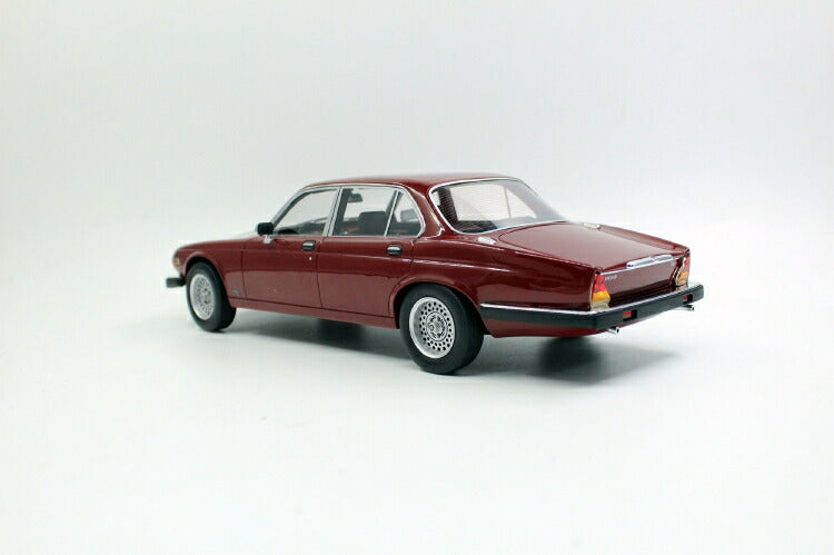 ギャラリービューアに画像をロードする, 【予約】12月以降発売予定Jaguarジャガー XJ6 1982 Bordeaux  /Ls Collectibles  1/18 ミニカー
