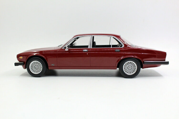 ギャラリービューアに画像をロードする, 【予約】12月以降発売予定Jaguarジャガー XJ6 1982 Bordeaux  /Ls Collectibles  1/18 ミニカー
