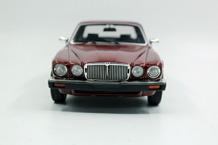 ギャラリービューアに画像をロードする, 【予約】12月以降発売予定Jaguarジャガー XJ6 1982 Bordeaux  /Ls Collectibles  1/18 ミニカー
