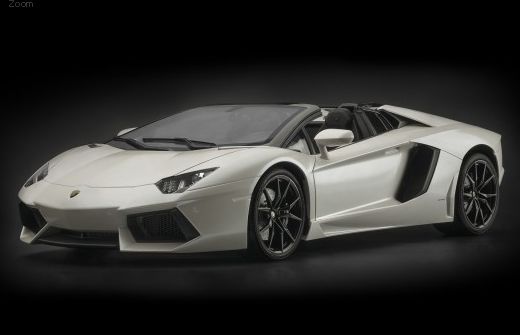 Lamborghini Aventadorランボルギーニアヴェンタドール LP 700-4 Roadster - Bianco Canopus (semi-matt metallic white) 1/8 pocherポケール 組み立てキット ミニカー