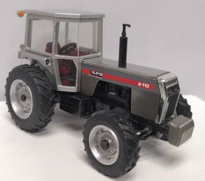 White 2-110 Tractor with Cab and Power Assist with Red Stripe /SPEC-CAST  1/64 ミニチュア トラック 建設機械模型 工事車両