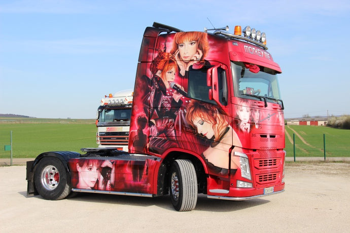 【予約】2017年10-12月以降発売予定CPH Mylene Farmer Volvo FH04 globetrotter トラック トラクタヘッド  Teknoテクノ  建設機械模型 工事車両 1/50 ミニチュア