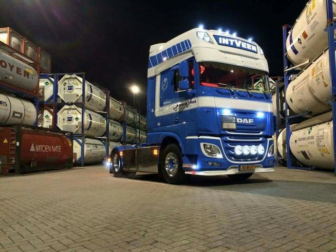 【予約】2017年10-12月以降発売予定Veen, In 't DAF XF EURO 6 Super Space Cab with flexitrailer and tankcontainers トラック Teknoテクノ  建設機械模型 工事車両 1/50 ミニチュア