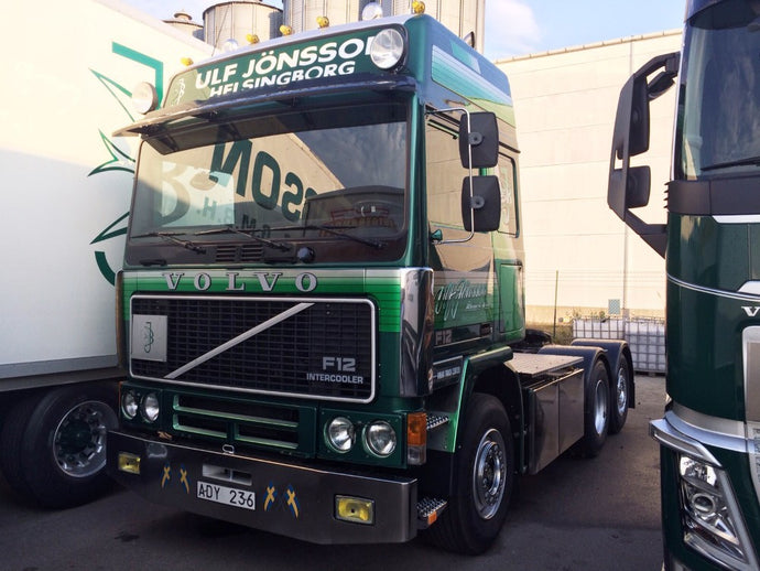 【予約】2017年10-12月以降発売予定Jonsson, Ulf Volvo F16 Globetrotter トラック トラクタヘッド Teknoテクノ  建設機械模型 工事車両 1/50 ミニチュア