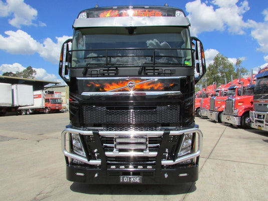 【予約】4-6月以降発売予定KS Transport - Black version Volvo FH04 Globetrotter XL 6x4トラクタ  建設機械模型 工事車両 TEKNO 1/50 ミニチュア