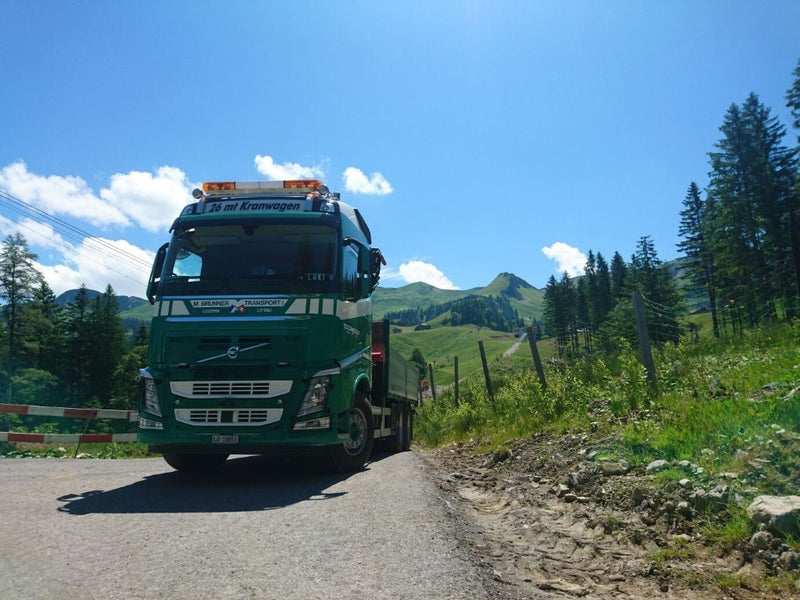 ギャラリービューアに画像をロードする, 【予約】4-6月以降発売予定Brunner Volvo FH04 Globetrotter rigid truck with flat trailerトラック  建設機械模型 工事車両 TEKNO 1/50 ミニチュア
