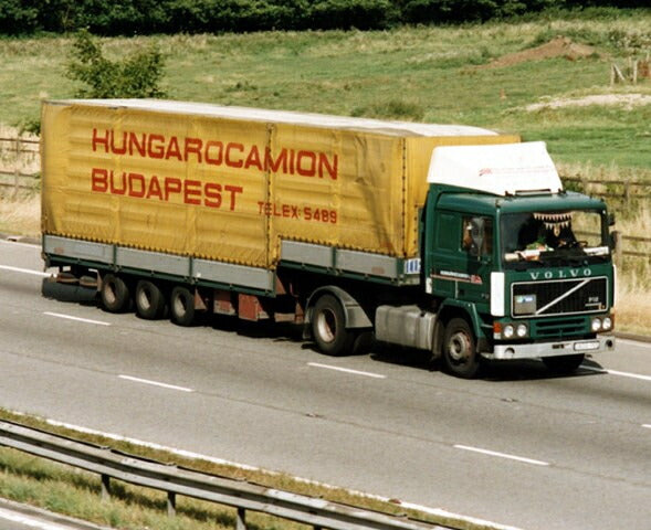 【予約】2021年4-6月以降発売予定Hungarocamion Volvo F10 met klassieke stepframe trailerトラック  /Tekno  建設機械模型 工事車両 1/50 ミニチュア