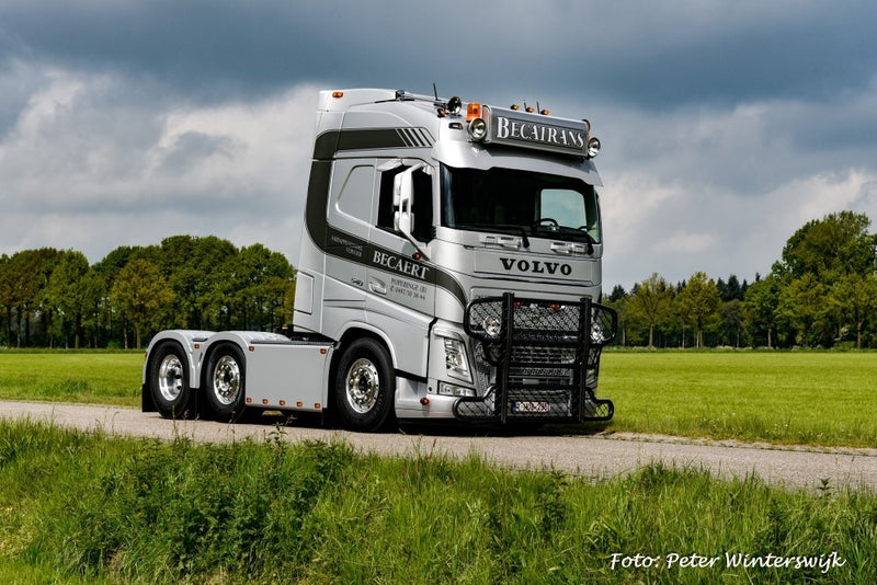 ギャラリービューアに画像をロードする, 【予約】4-6月以降発売予定Becatrans Volvo FH04 6x2 Globetrotterトラクタ  建設機械模型 工事車両 TEKNO 1/50 ミニチュア
