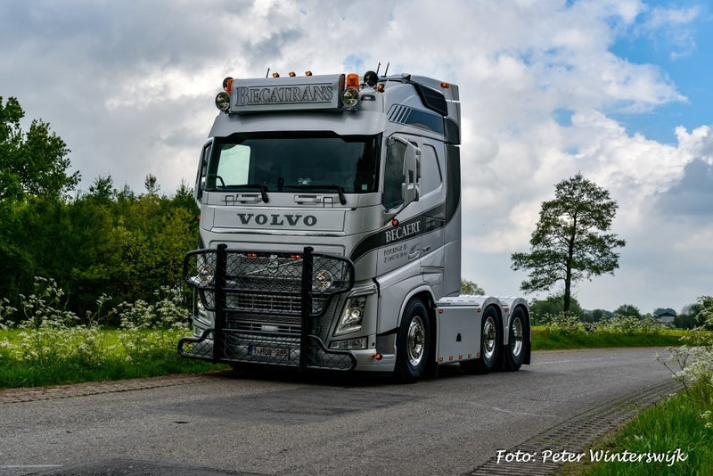 ギャラリービューアに画像をロードする, 【予約】4-6月以降発売予定Becatrans Volvo FH04 6x2 Globetrotterトラクタ  建設機械模型 工事車両 TEKNO 1/50 ミニチュア
