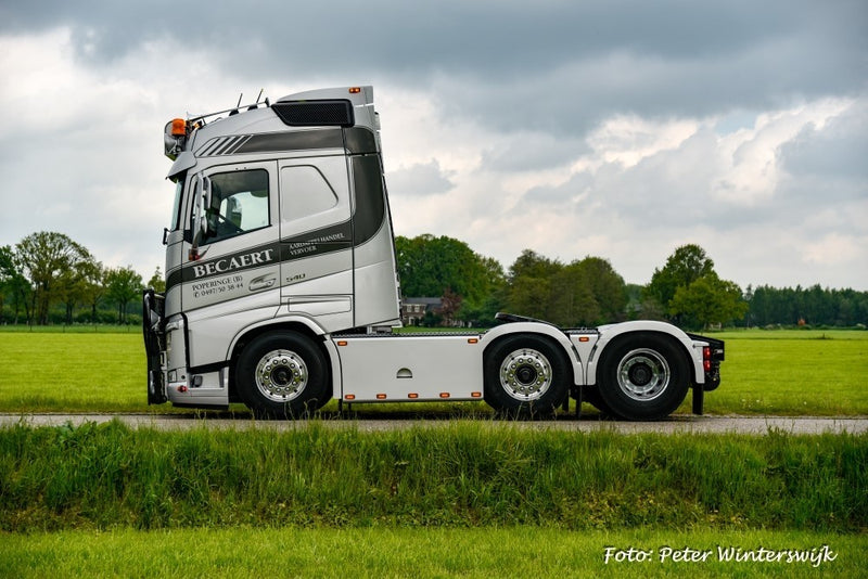 ギャラリービューアに画像をロードする, 【予約】4-6月以降発売予定Becatrans Volvo FH04 6x2 Globetrotterトラクタ  建設機械模型 工事車両 TEKNO 1/50 ミニチュア
