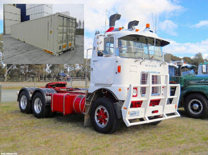 【予約】2019年7-9月以降発売予定Mack F700 6x4 with flat trailer and classic 40フィートコンテナトラクタ  /建設機械模型 工事車両 TEKNO 1/50 ミニチュア