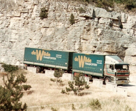 【予約】10-12月以降発売予定Wilde, de DAF 3300 4x2 rigid truck with trailerトラック 建設機械模型 工事車両TEKNO 1/50 ミニチュア