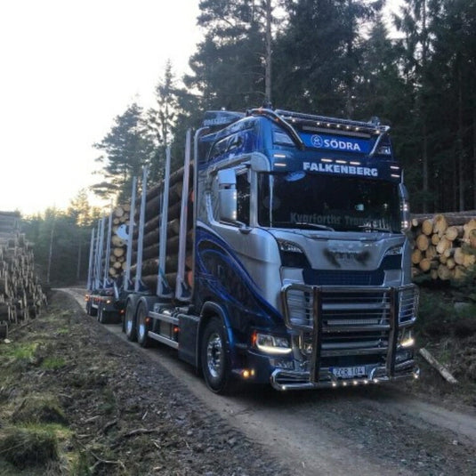 【予約】10-12月以降発売予定Kvarforths Transport Scania S-serie Highline Swedish wood combination トラック 積載車/建設機械模型 工事車両 Tekno 1/50 ミニチュア