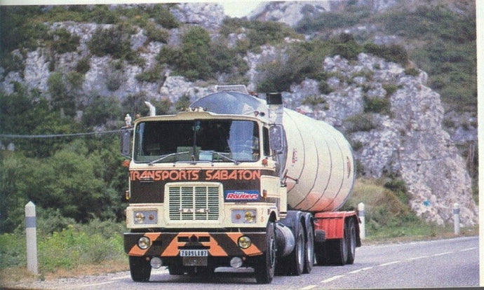 【予約】10-12月以降発売予定Sabaton Mack F700 with classic tanktrailerトラック/建設機械模型 工事車両 Tekno 1/50 ミニチュア