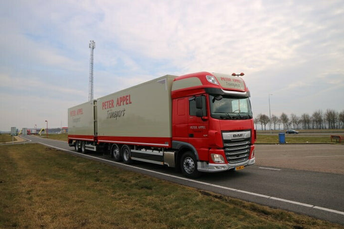 【予約】2020年8-10月以降発売予定Appel Peter DAF XF Euro 6 Super Space Cab motorwagen met wipkarトラック  TEKNO 1/50 建設機械 模型ミニカー  はたらく車重機