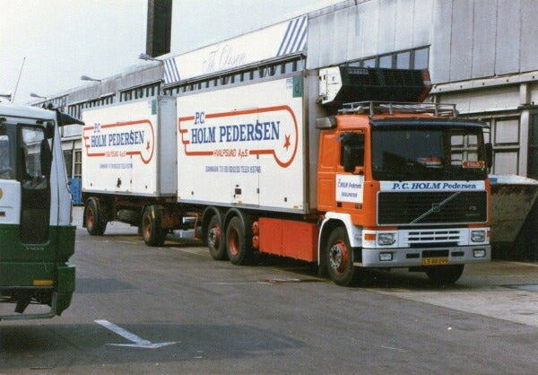 ギャラリービューアに画像をロードする, 【予約】4月以降発売予定Holm Pedersen Volvo F16 motorwagen met 2-assige aanhanger トラック /Tekno 建設機械模型 工事車両 1/50 ミニカー
