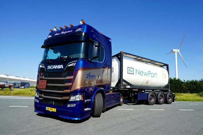 【予約】8-10月以降発売予定Anne transport BV Scania Next Gen S450 Highline swap tankcontainer  トラック/Tekno 建設機械模型 工事車両 1/50 ミニチュア