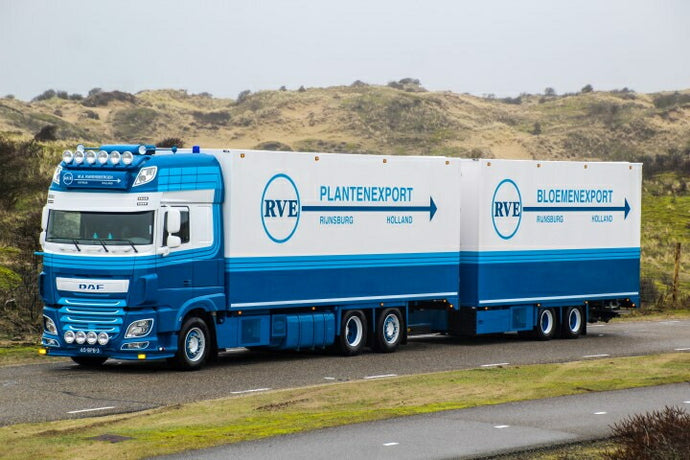 【予約】2021年6-8月以降発売予定Ravensbergen, M / RVE DAF XF105 Euro 6 Super Space Cab motorwagen met 2-assige (narrowspread) wipkarトラック  /Tekno  建設機械模型 工事車両 1/50 ミニチュア