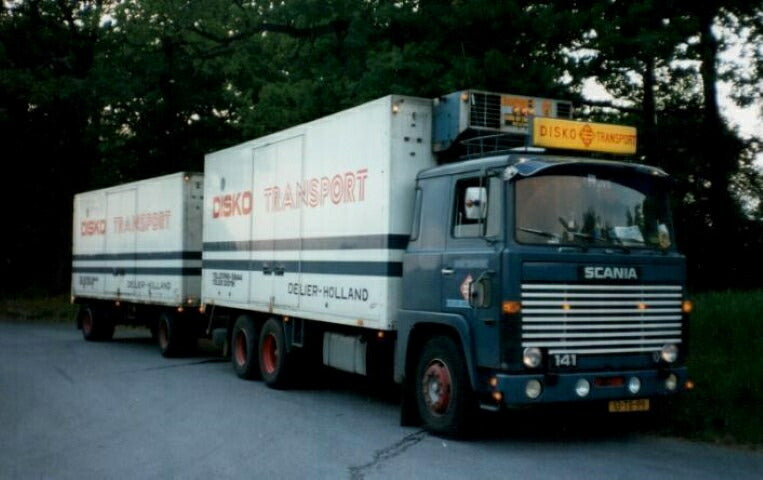 ギャラリービューアに画像をロードする, 【予約】4月以降発売予定Disko Scania 141 motorwagen met schamelaanhanger トラック /Tekno 建設機械模型 工事車両 1/50 ミニカー
