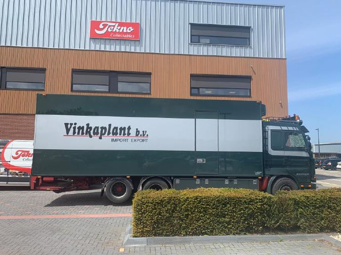 【予約】4月以降発売予定Quo-Vadis Scania 143-500 motorwagen met 2-assige wipkar トラック /Tekno 建設機械模型 工事車両 1/50 ミニカー