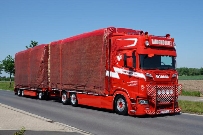 【予約】Vandemoortel Scania Next Gen S-serie Highline motorwagen aanhanger met lading afgedekt stro トラック/TEKNO 建設機械模型 工事車両 1/50 ミニカー