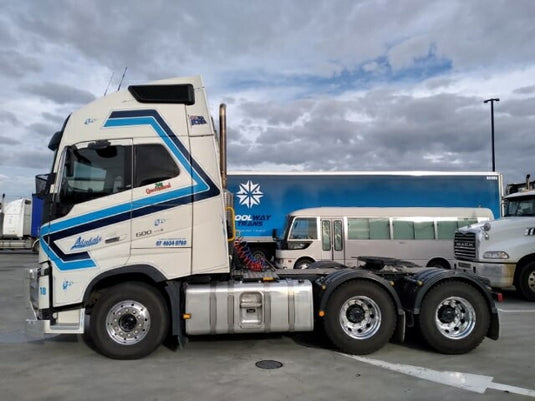 【予約】2023年発売予定Lilydale Volvo FH04 Globetrotter XL 6x2 sleepasトラック トラクタ/建設機械模型 工事車両 Tekno 1/50 ミニチュア