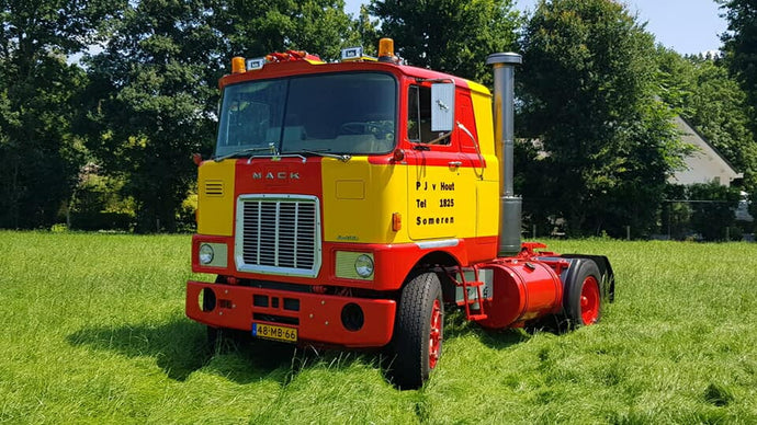 【予約】2023年発売予定Hout, Peter van Mack F700 4x2トラック トラクタ/建設機械模型 工事車両 Tekno 1/50 ミニチュア