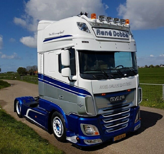 【予約】2018年1-3月以降発売予定Rene Dobbe DAF XF SSCトラクタ  建設機械模型 工事車両 WSI 1/50 ミニチュア