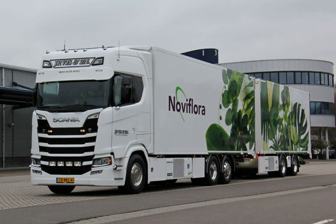 【予約】2019年1-3月以降発売予定Noviflora - J.P. Vis & Zn SCANIA S HIGHLINE 6x2 TAG AXLE RIGED BOX / CURTAIN / REFRIGERATED TRUCK COMBIトラック  /建設機械模型 工事車両 WSI 1/50 ミニチュア