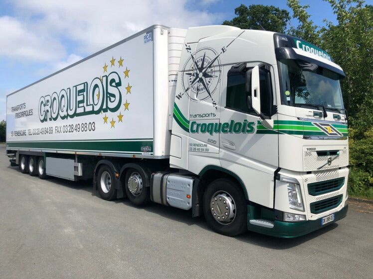 ギャラリービューアに画像をロードする, 【予約】2019年1-3月以降発売予定Transports Croquelois VOLVO FH4 GLOBETROTTER 6x2 TWIN STEER リーファートレーラー - 3 軸トレーラー /建設機械模型 工事車両 WSI 1/50 ミニチュア
