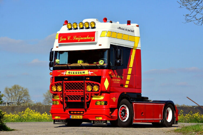 【予約】2019年4-6月以降発売予定Jan C. Swijnenburg DAF XF 95 SUPER SPACE CAB 4x2 トラック トラクタ/建設機械模型 工事車両 WSI 1/50 ミニチュア