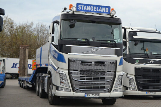 【予約】2019年6-8月以降発売予定Stangeland VOLVO FH4 SLEEPER CAB 6X4 SEMI LOWLOADER - 4軸 + RAMPS トラック /建設機械模型 工事車両 WSI 1/50 ミニチュア