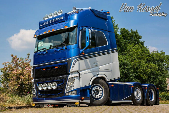 【予約】2019年6-8月以降発売予定LJD Trans VOLVO FH4 GLOBETROTTER XL 6X2 TWIN STEER トラック トラクタ/建設機械模型 工事車両 WSI 1/50 ミニチュア