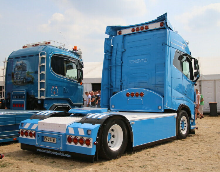 ギャラリービューアに画像をロードする, 【予約】6-8月以降発売予定QC Transports VOLVO FH4 GLOBETROTTER 4X2 リーファートレーラー  3軸トラック/建設機械模型 工事車両 WSI 1/50 ミニチュア
