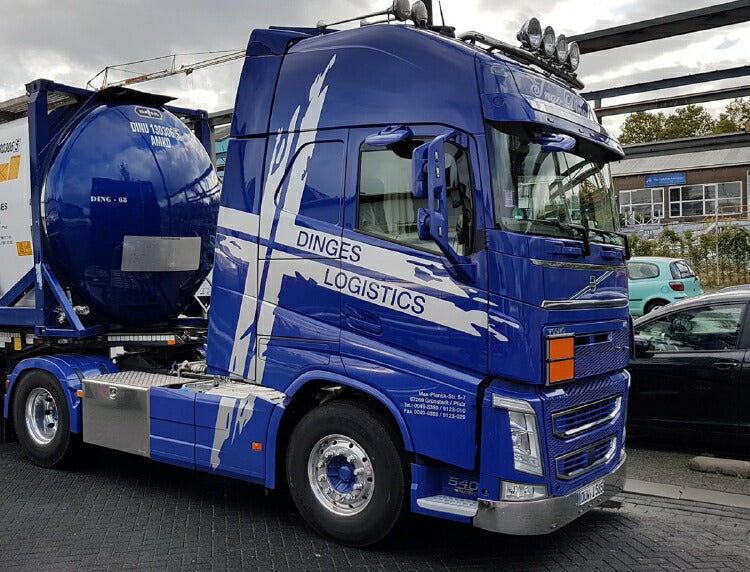 ギャラリービューアに画像をロードする, 【予約】10-12月以降発売予定Ingo Dinges; VOLVO FH4 GLOBETROTTER XL 4x2 TANK TRAILER 3軸 トラック /建設機械模型 工事車両 WSI 1/50 ミニチュア
