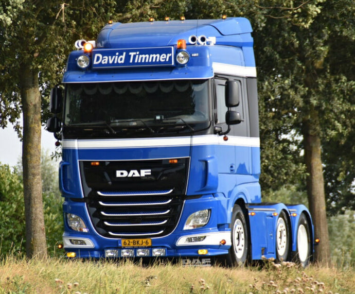 【予約】10-12月以降発売予定David Timmer; DAF XF SPACE CAB MY2017 6x2 TWIN STEER トラクタ /建設機械模型 工事車両 WSI 1/50 ミニチュア