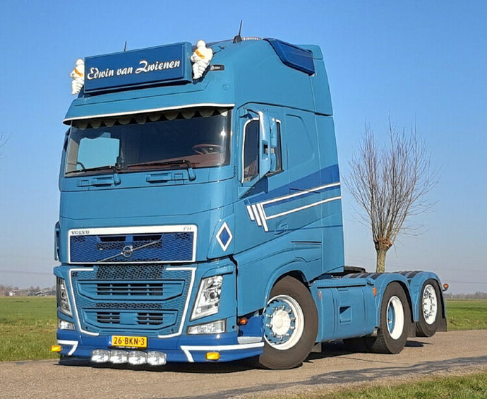 【予約】12月以降発売予定Edwin van Zwienen VOLVO FH4 GLOBETROTTER XL 6x2 TAG AXLE トラック トラクタ 建設機械模型 工事車両WSI 1/50 ミニチュア