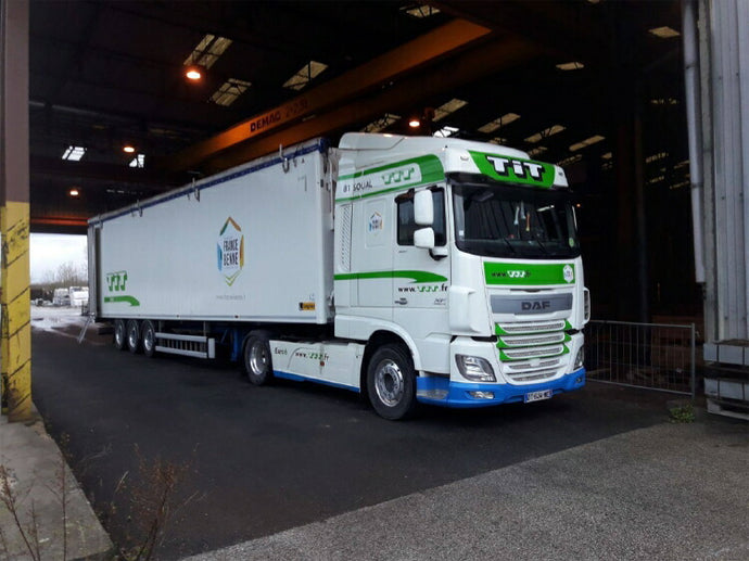 【予約】2020年1-3月以降発売予定Transports TiT DAF XF SPACE CAB MY2017 4x2 VOLUME TRAILER - 3軸 トラック/建設機械模型 工事車両 WSI 1/50 ミニチュア