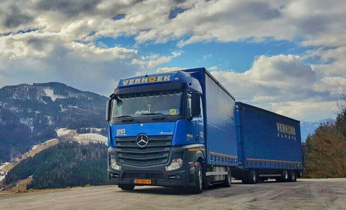 【予約】5-8月以降発売予定MERCEDES-BENZ ACTROS MP4 BIG SPACE COMBI 5軸 トラック WSI 1/50 建設機械 模型ミニカー  はたらく車重機