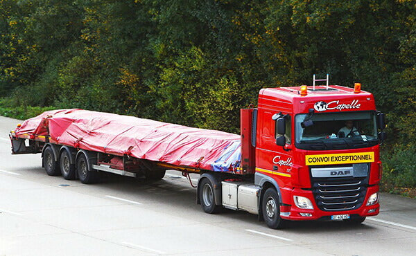 【予約】12月以降発売予定DAF XF SPACE CAB 4X2 MEGATRAILER FLATBED - 3 AXLE WSI 1/50 建設機械 模型ミニカー  はたらく車重機 トレーラー トラック