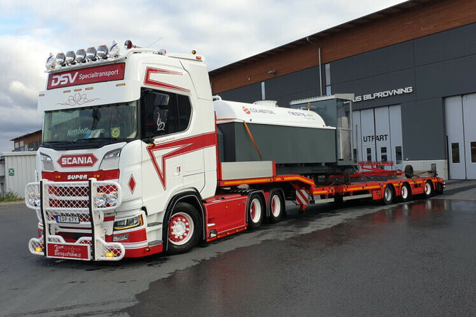 【予約】2021年2月以降発売予定Team Bergstrom SCANIA S HIGHLINE  CS20H 6X2 TAG AXLE SEMI LOW LOADER 3軸 トレーラー/WSI 1/50 建設機械 模型ミニカー  はたらく車 重機