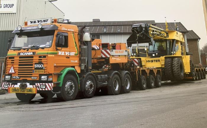 【予約】12月以降発売予定Van der Vlist Groot Ammers; SCANIA 3 SERIES INTER COMBI SCHEUERLE SET トラック トレーラー/建設機械模型 工事車両 WSI 1/50 ミニチュア