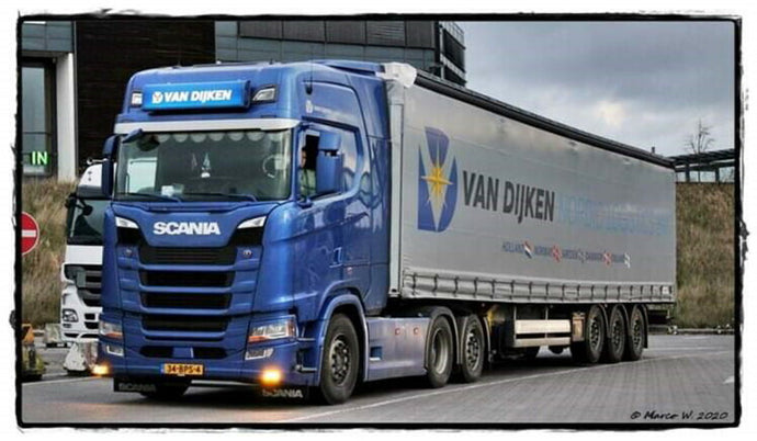 【予約】10-12月以降発売予定Van Dijken Transport  SCANIA S HIGHLINE | CS20H 6X2 TAG AXLE CURTAINSIDE TRAILER  3軸 トラック/WSI 建設機械模型 工事車両 1/50 ミニカー