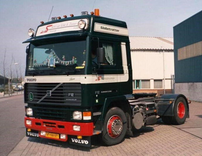 【予約】2月以降発売予定A.H. van Schie VOLVO F12 GLOBETROTTER 4X2 トラック トラクタヘッド/WSI 建設機械模型 工事車両 1/50 ミニカー