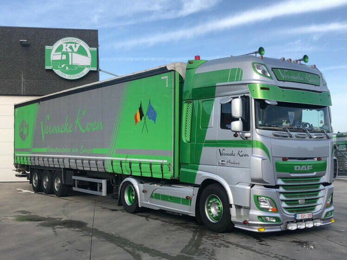 【予約】10-12月以降発売予定Vervaeke Koen Transport DAF XF SUPER SPACE CAB 4X2 CURTAINSIDE TRAILER 3軸 トラック/WSI  建設機械模型 工事車両 1/50 ミニカー