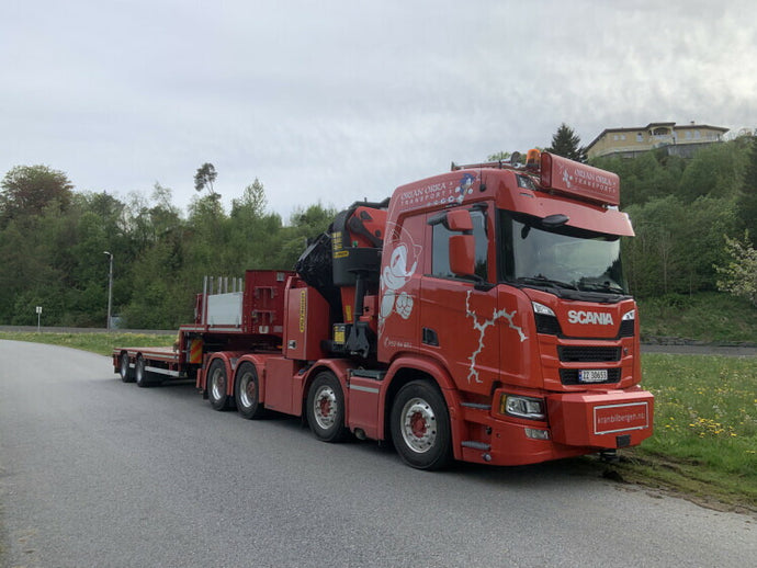 【予約】3月以降発売予定Orjan Orra Transport AS SCANIA R NORMAL CR20N 8x4 PALFINGER PK92002 SH + JIB トラック トレーラー/WSI 建設機械模型 工事車両 1/50 ミニカー