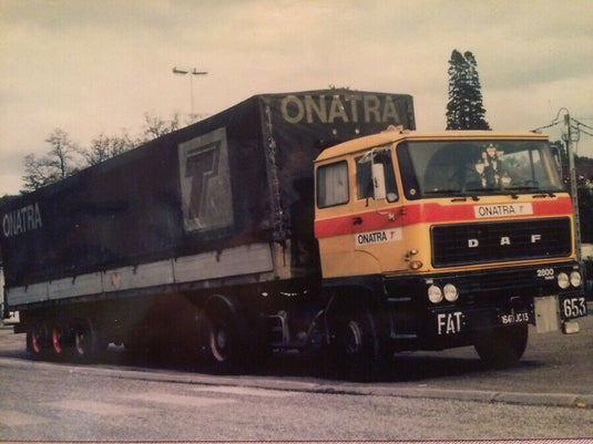 【予約】2022年発売予定ONATRA DAF 2800 4X2 CLASSIC カーテンサイダートレーラー 3軸 トラック/WSI 建設機械模型 工事車両 1/50 ミニカー