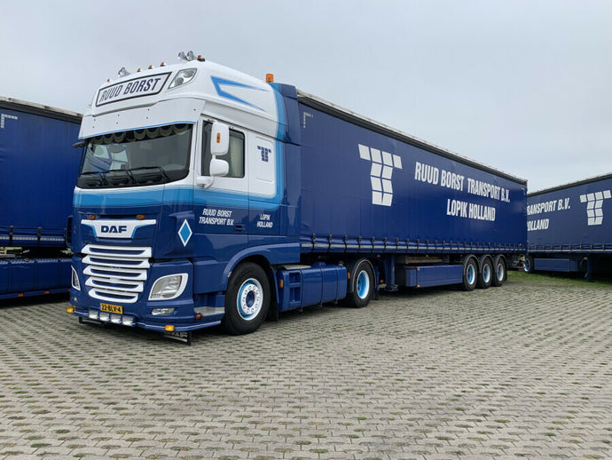 【予約】3-5月以降発売予定RUUD BORST TRANSPORT BV DAF XF SUPER SPACE CAB MY2017 4X2 CURTAINSIDE TRAILER 3軸 トラック/WSI 建設機械模型 工事車両 1/50 ミニカー